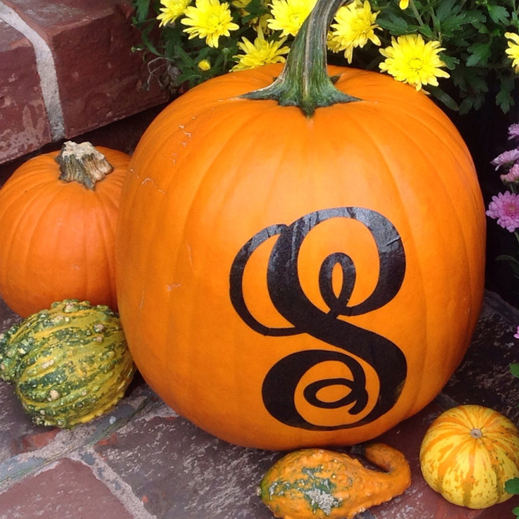 monogram_initial_pumpkin_custom_vinyl_hallowee_fall_decor